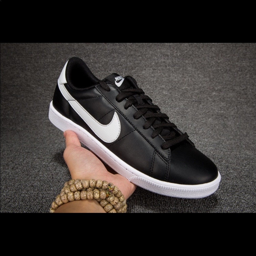 Nike Tennis Classic